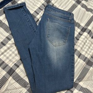 Women’s dark blue/washed jeans